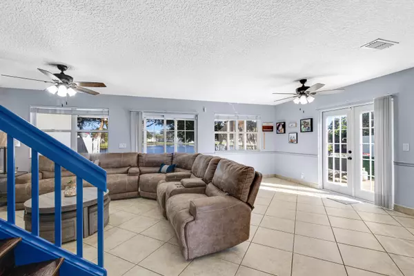 West Palm Beach, FL 33417,4656 Lakeside CIR