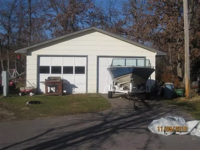 W2076 Amherst Dr, Lyndon Station, WI 53944