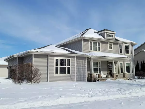 611 Pleasant Valley Pky, Waunakee, WI 53597