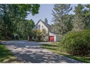 182 Winnicutt RD, Stratham, NH 03885