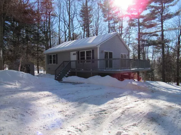 10 Larry DR, Alton, NH 03810-4343