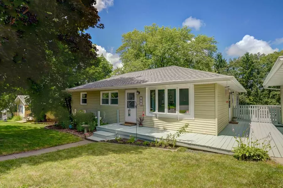 432 Linde St, Deforest, WI 53532