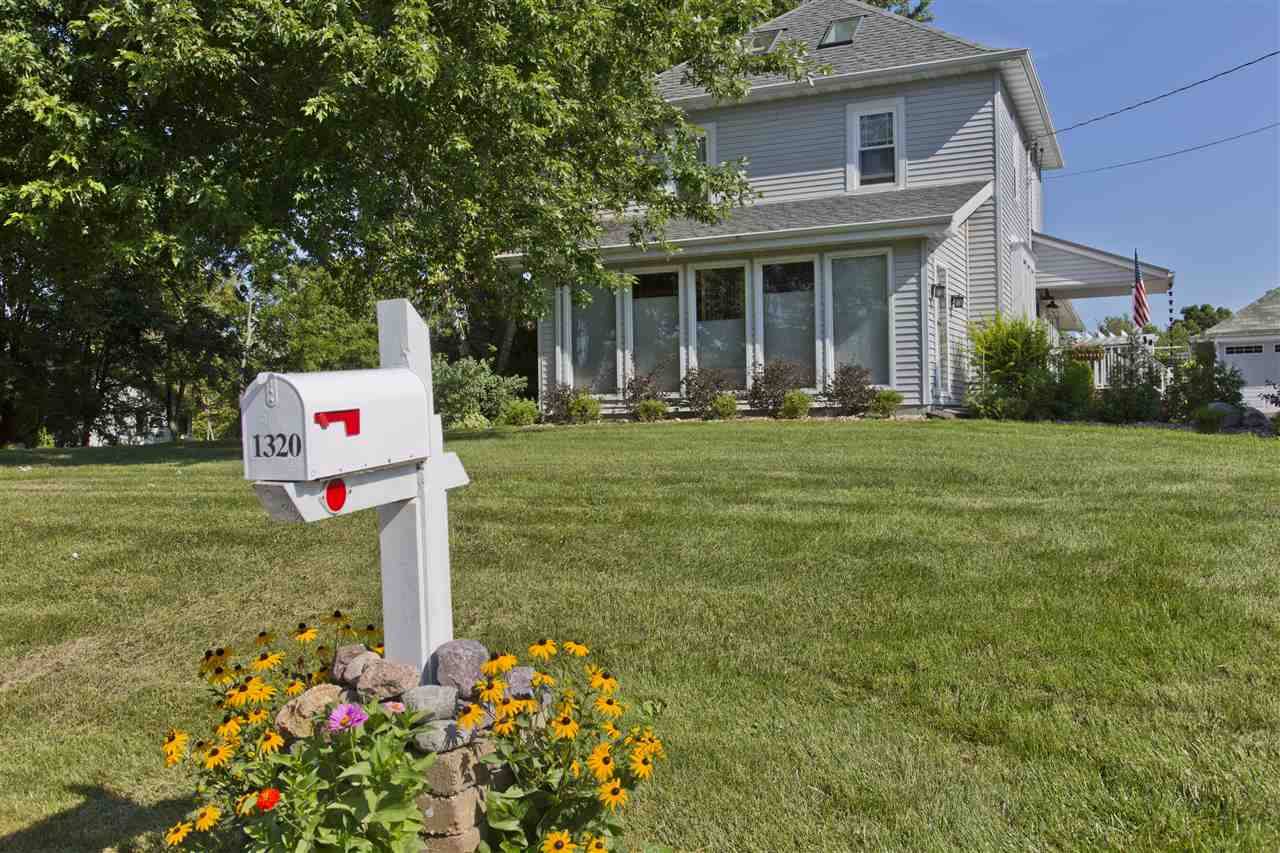 1320 Carpenter St, Baraboo, WI 53913