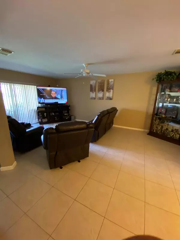 Riviera Beach, FL 33407,6608 Sandy Bank TER