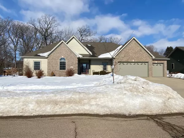 2117 Stonegate Rd, Burlington, WI 53105