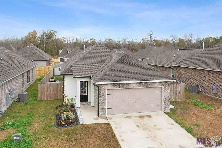 1306 RUSTIC PINE DR, Baton Rouge, LA 70820