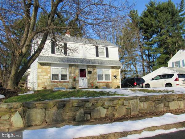 94 WOODLAWN RD, Warminster, PA 18974