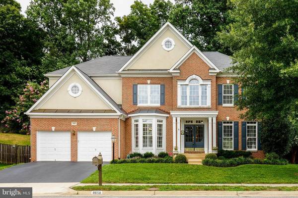 8650 HILLSIDE MANOR DR, Springfield, VA 22152