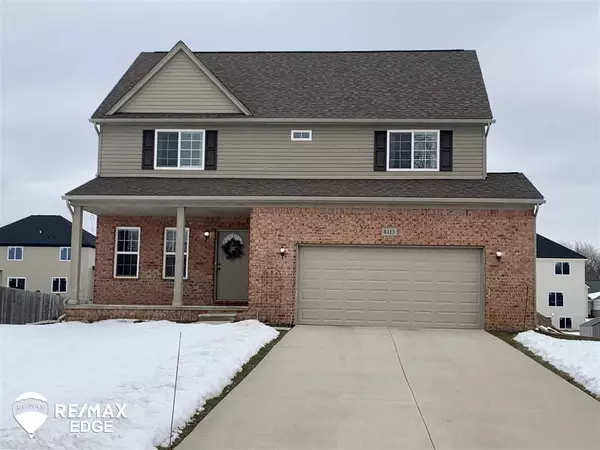 8113 Peninsula Cir, Grand Blanc, MI 48439