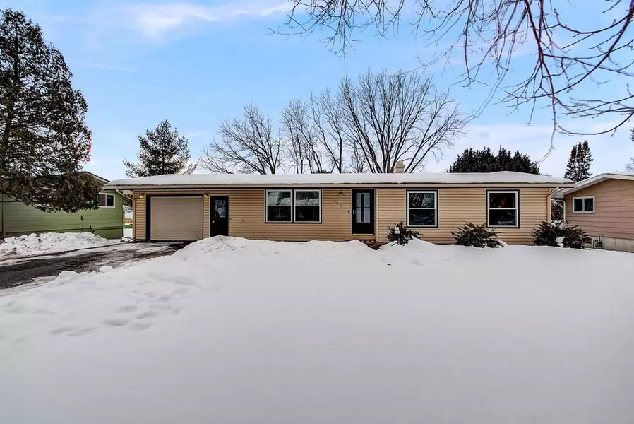 622 Brodhead St, Mazomanie, WI 53560