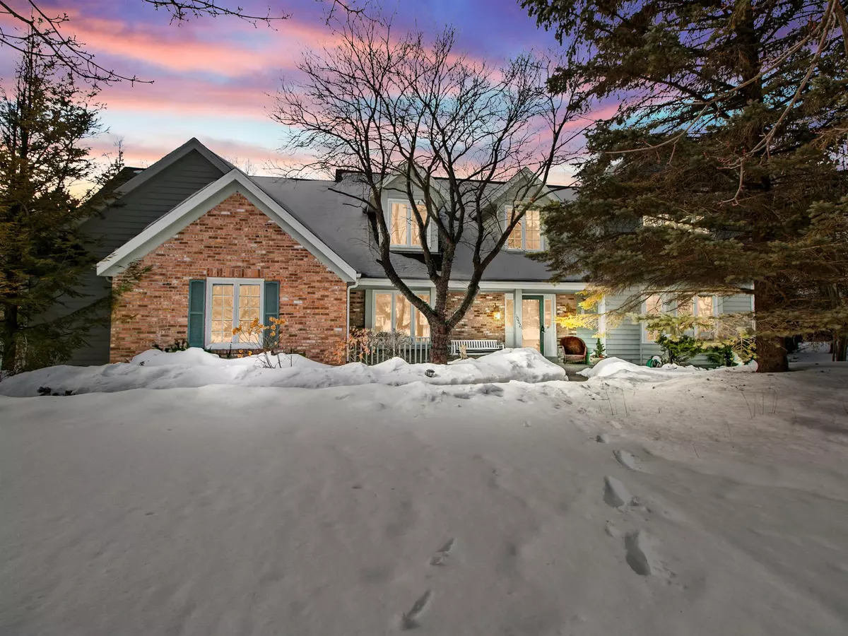 Mequon, WI 53092,10621 N Riverlake Ct