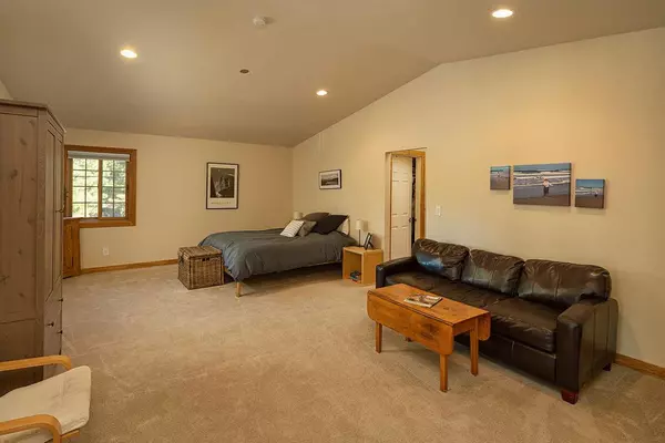 Truckee, CA 96161,10201 Surrey Place