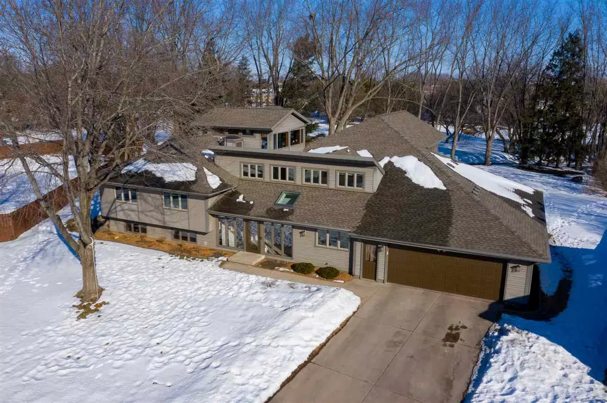 Waunakee, WI 53597,1001 N Cambridge Ct