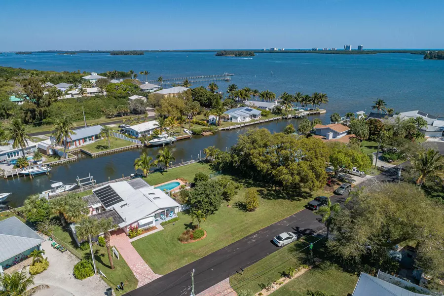 444 Waters DR, Fort Pierce, FL 34946