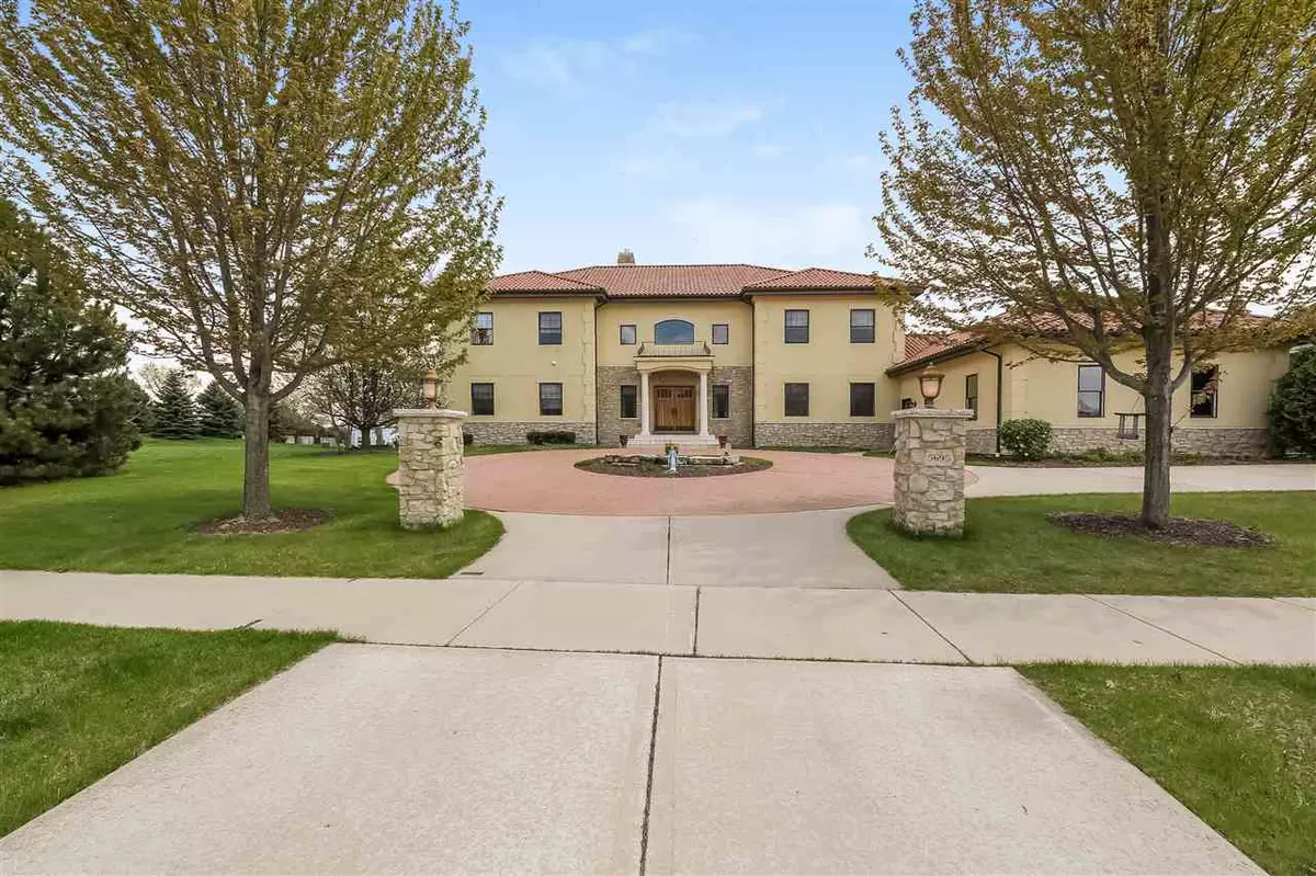 Waunakee, WI 53597,5695 Tuscany Ln