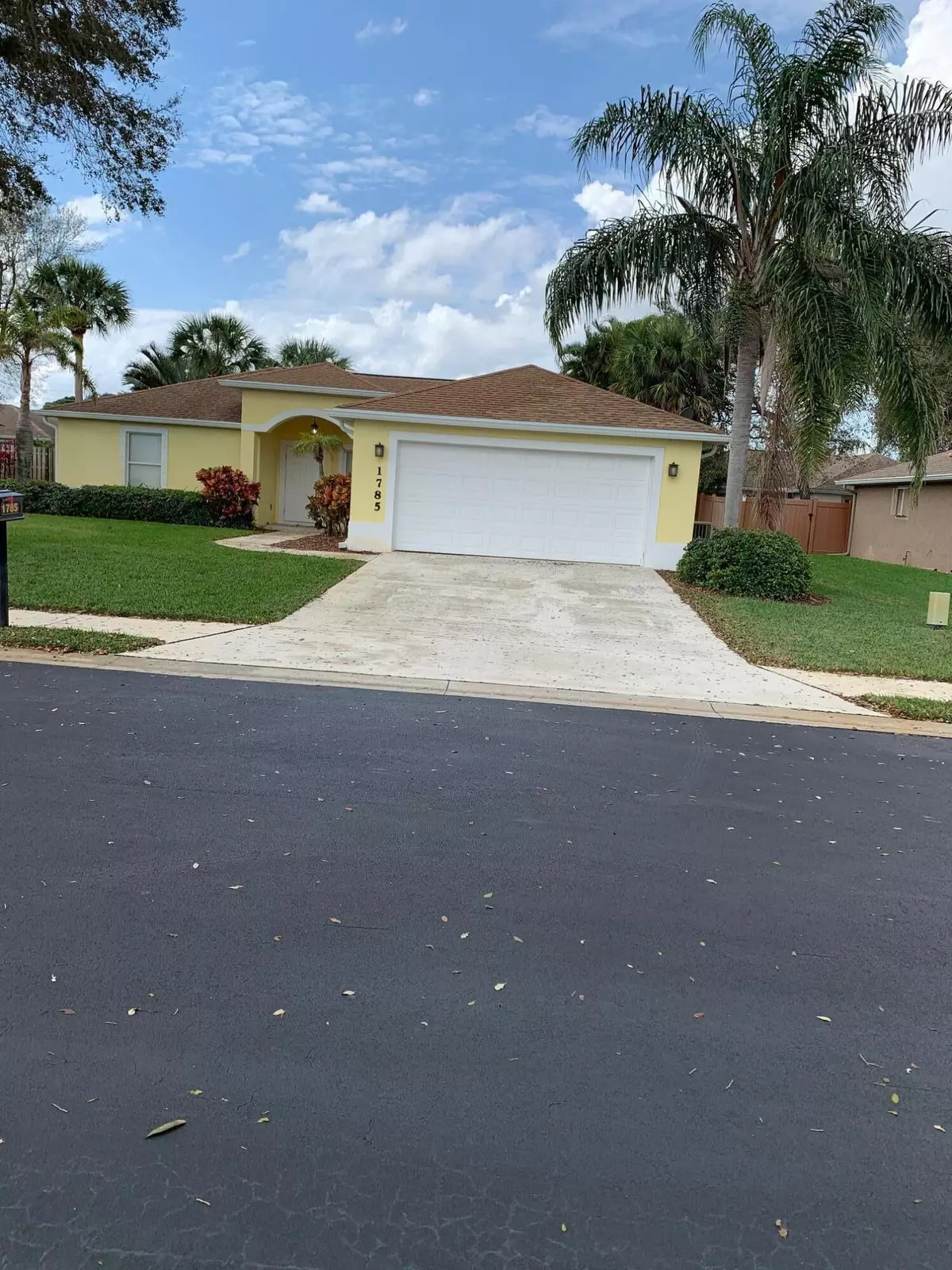 Vero Beach, FL 32962,1785 Finch LN