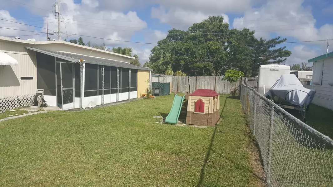 5963 Whitehall RD, West Palm Beach, FL 33417