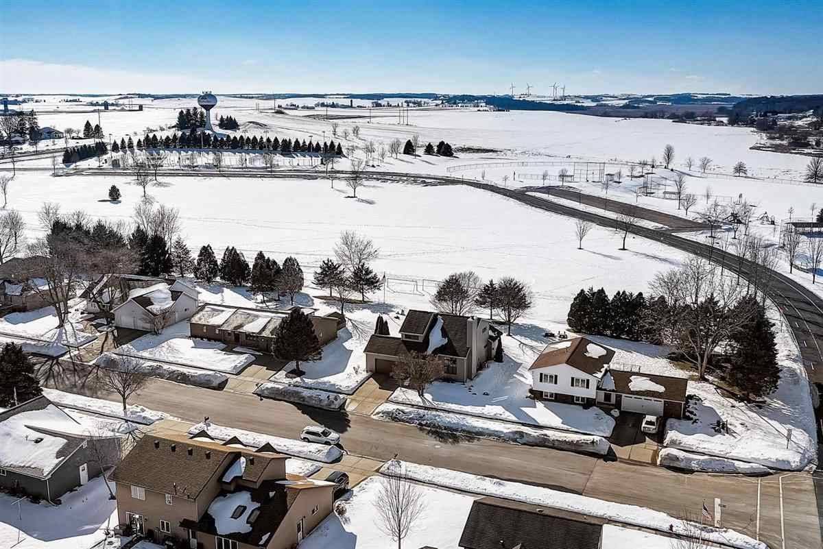 503 Dorn Dr, Waunakee, WI 53597
