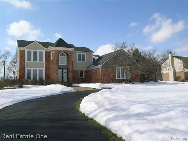 1743 Westview TRL, Hartland Twp, MI 48843