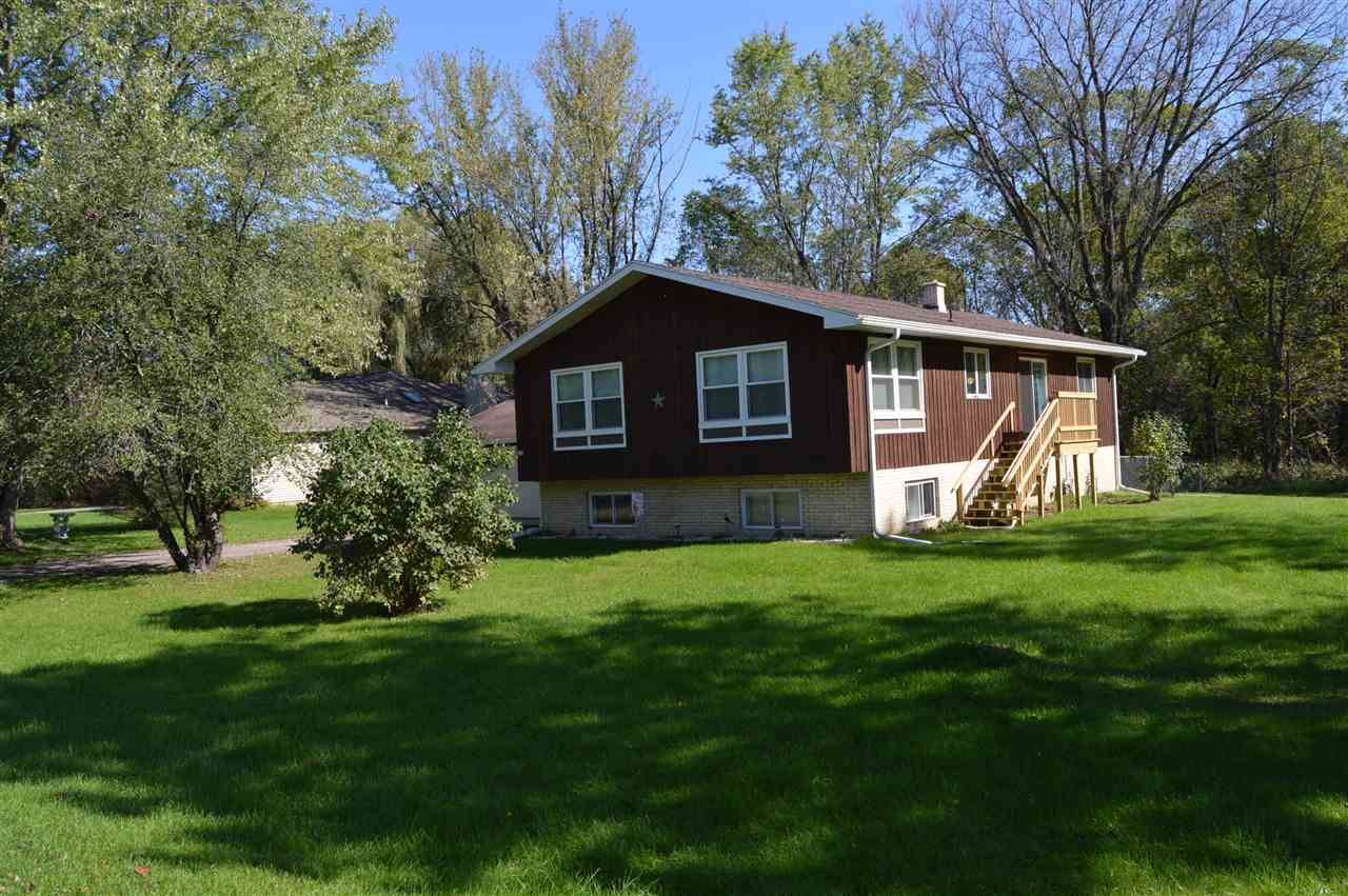 202 Fandrich St, Oxford, WI 53952
