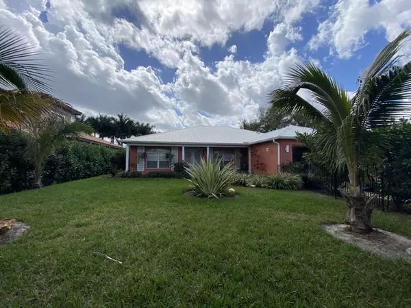 Port Saint Lucie, FL 34953,433 SW South Quick CIR