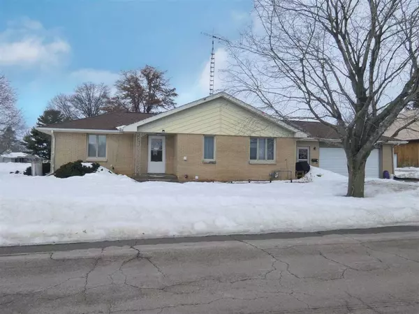 317 W Benton St, Cuba City, WI 53807