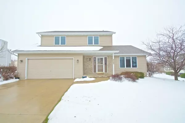 2108 Wood View Dr, Stoughton, WI 53589