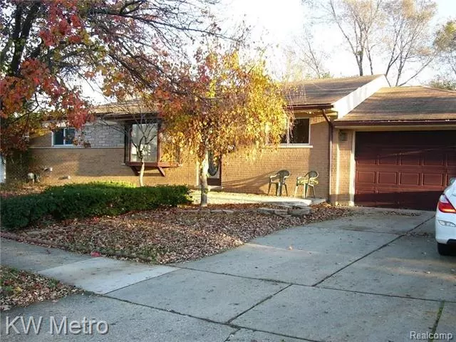 30548 LONGFELLOW AVE, Madison Heights, MI 48071