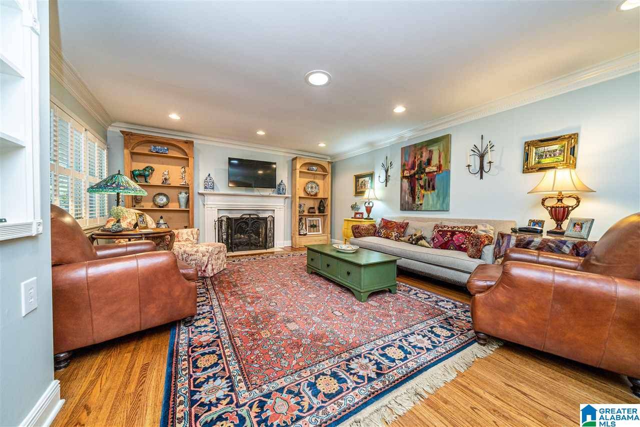 Vestavia Hills, AL 35216,2621 MOUNTAIN WOODS DR