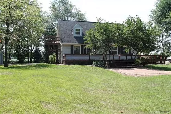 1860 LAYTON RD, Fowlerville, MI 48836