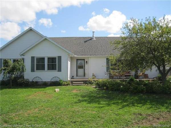 9024 ROBB RD, Fowlerville, MI 48836