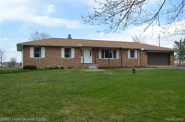 7966 COLLEEN DR, Fowlerville, MI 48836