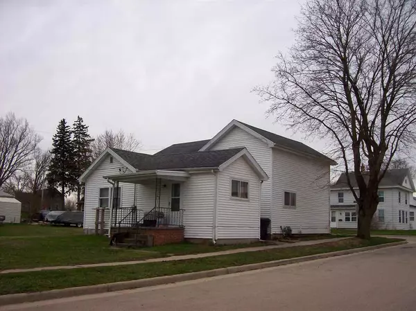 Cambria, WI 53923,417 Center St