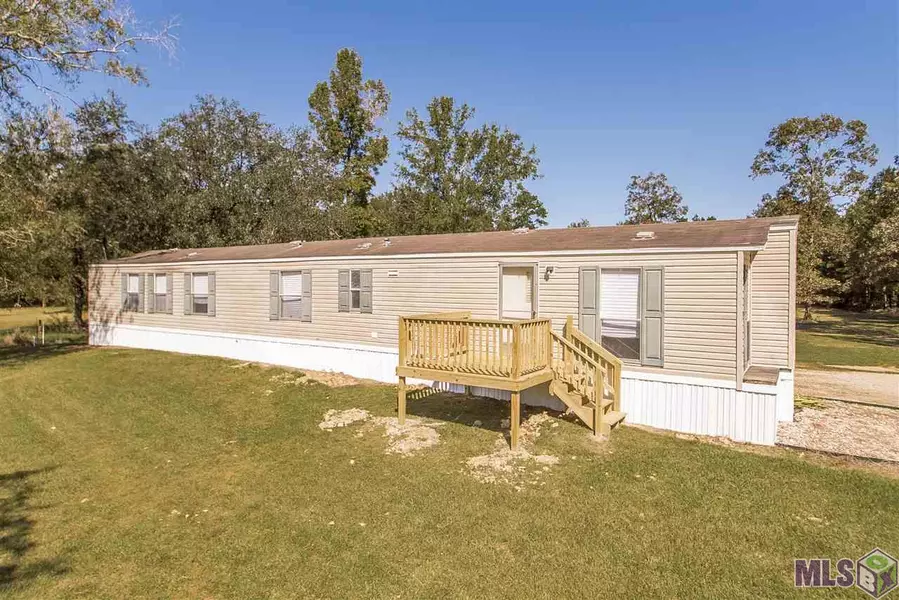 25095 LA HWY 42, Holden, LA 70744