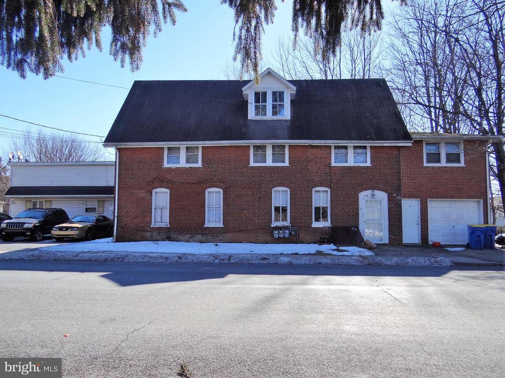 748 MAPLE ST, Honey Brook, PA 19344