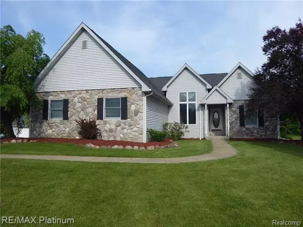 249 N DIETERLE RD, Howell Twp, MI 48836