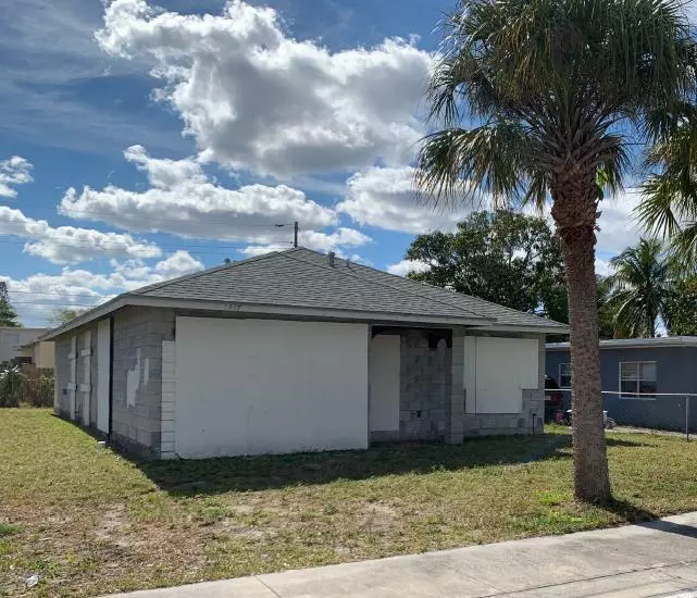 1407 W 32nd ST, Riviera Beach, FL 33404