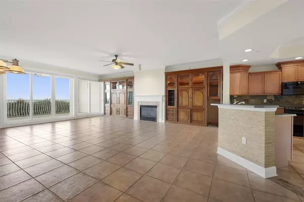 Ponte Vedra Beach, FL 32082,130 S Serenata Dr.