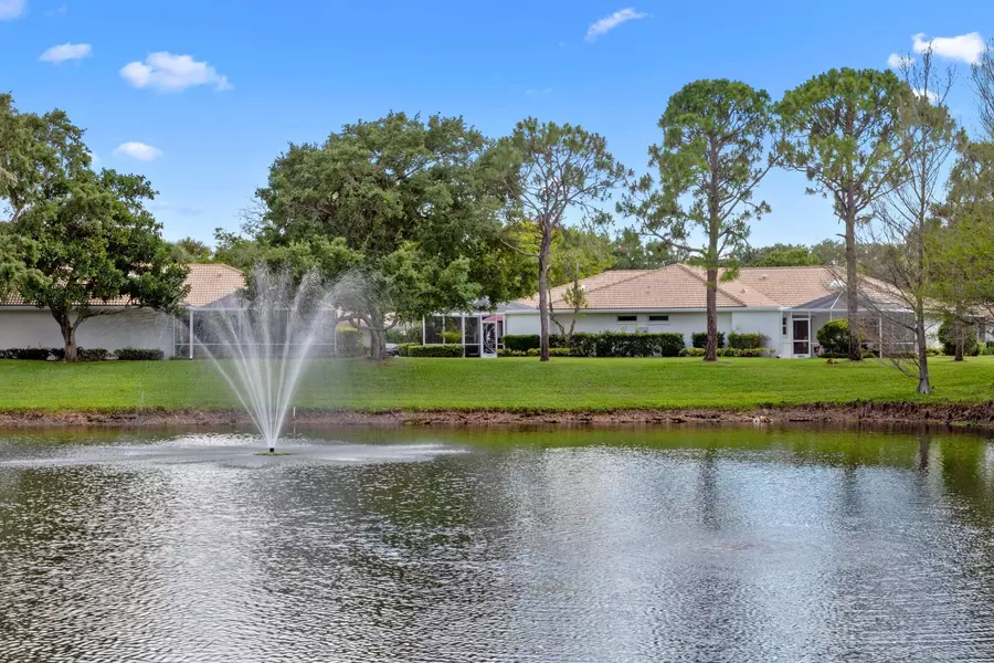 10802 Myrtle Oak CT, Palm Beach Gardens, FL 33410