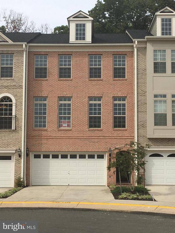 7911 TURTLE CREEK CIR, Gainesville, VA 20155