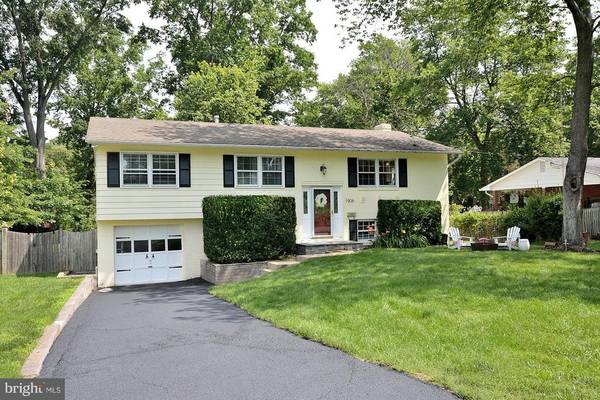 1906 PRICES LN, Alexandria, VA 22308