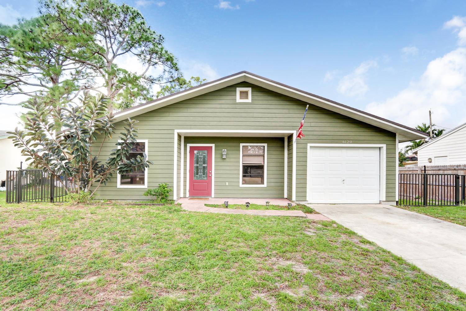 6120 Wolfe ST, Jupiter, FL 33458