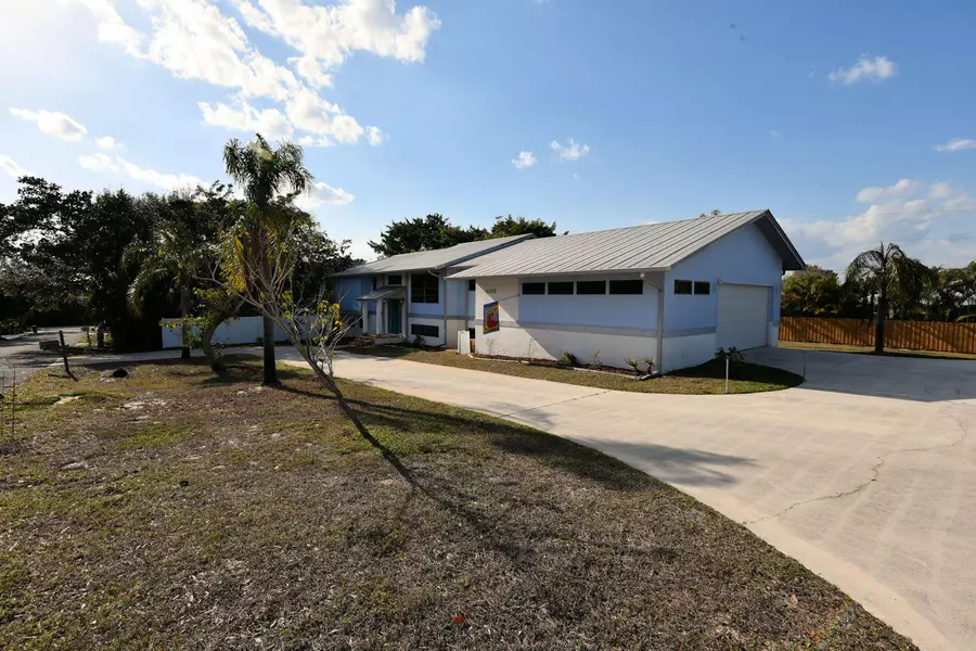 4193 SE Oakland ST, Stuart, FL 34997