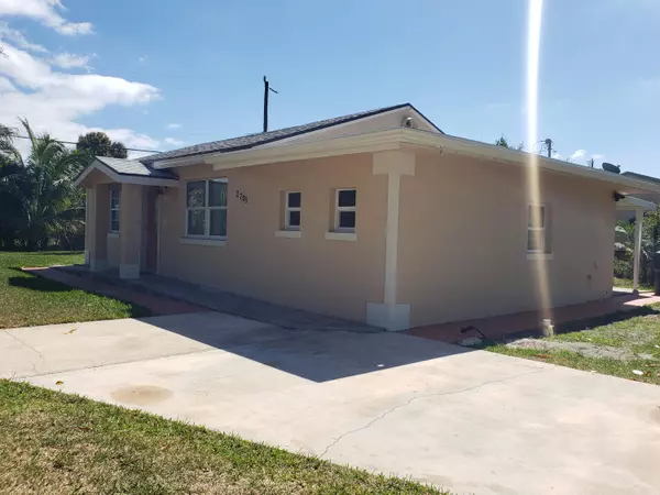 Lake Worth, FL 33461,2705 N 10th AVE