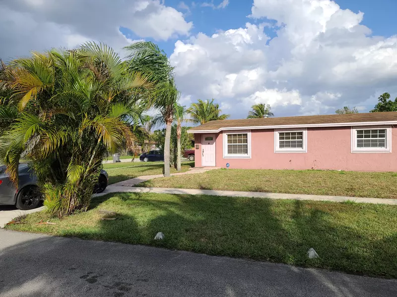 5760 Rae AVE, West Palm Beach, FL 33407