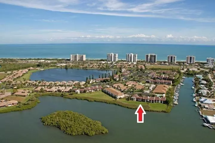 3221 S Lakeview CIR 18205, Hutchinson Island, FL 34949