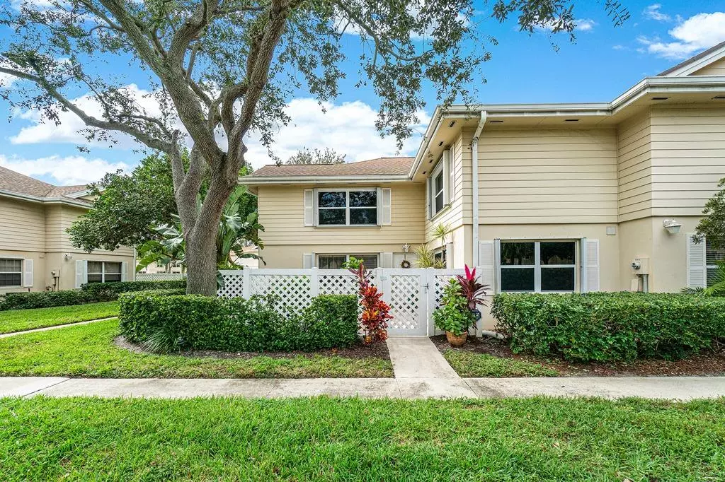 West Palm Beach, FL 33406,8151 Bridgewater Court C