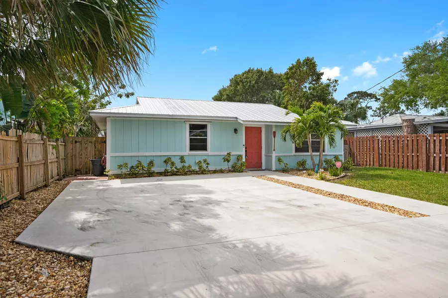 670 NE Stuart ST, Jensen Beach, FL 34957