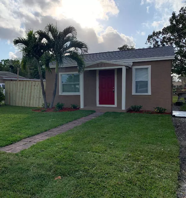 Lake Worth, FL 33461,831 Summer ST