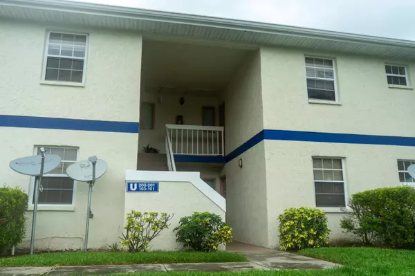 Port Saint Lucie, FL 34952,1505 SE Royal Green CIR U101